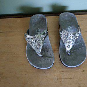Vionic Sparkly Throngs